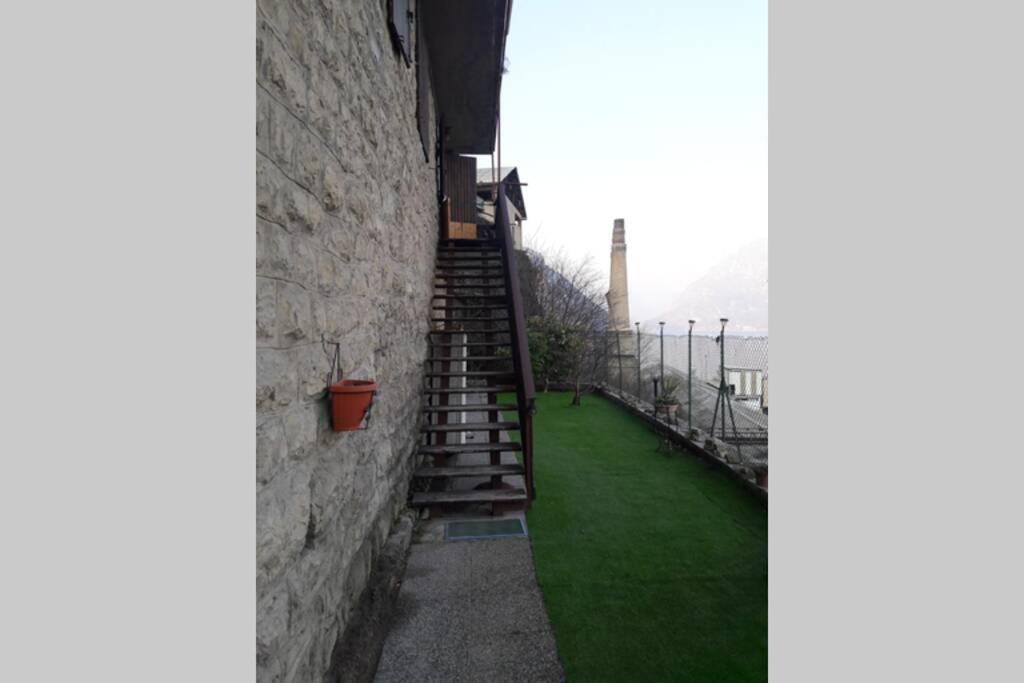 Appartamento Sul Lago D'Iseo Tavernola Bergamasca Exteriör bild